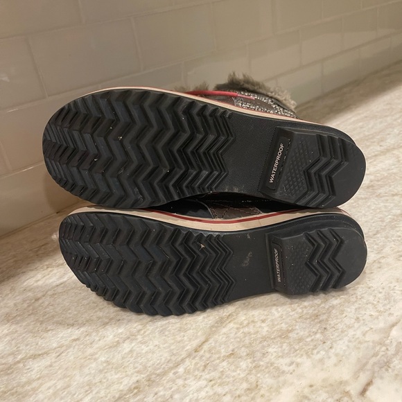 Sorel Boot 7.5 - Picture 3 of 11